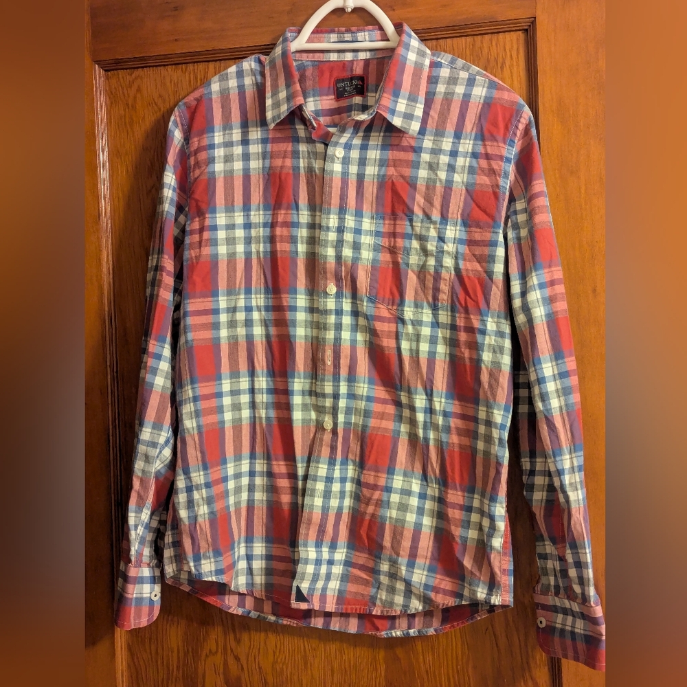 UNTUCKit Casual Red and Blue Button Down Shirt